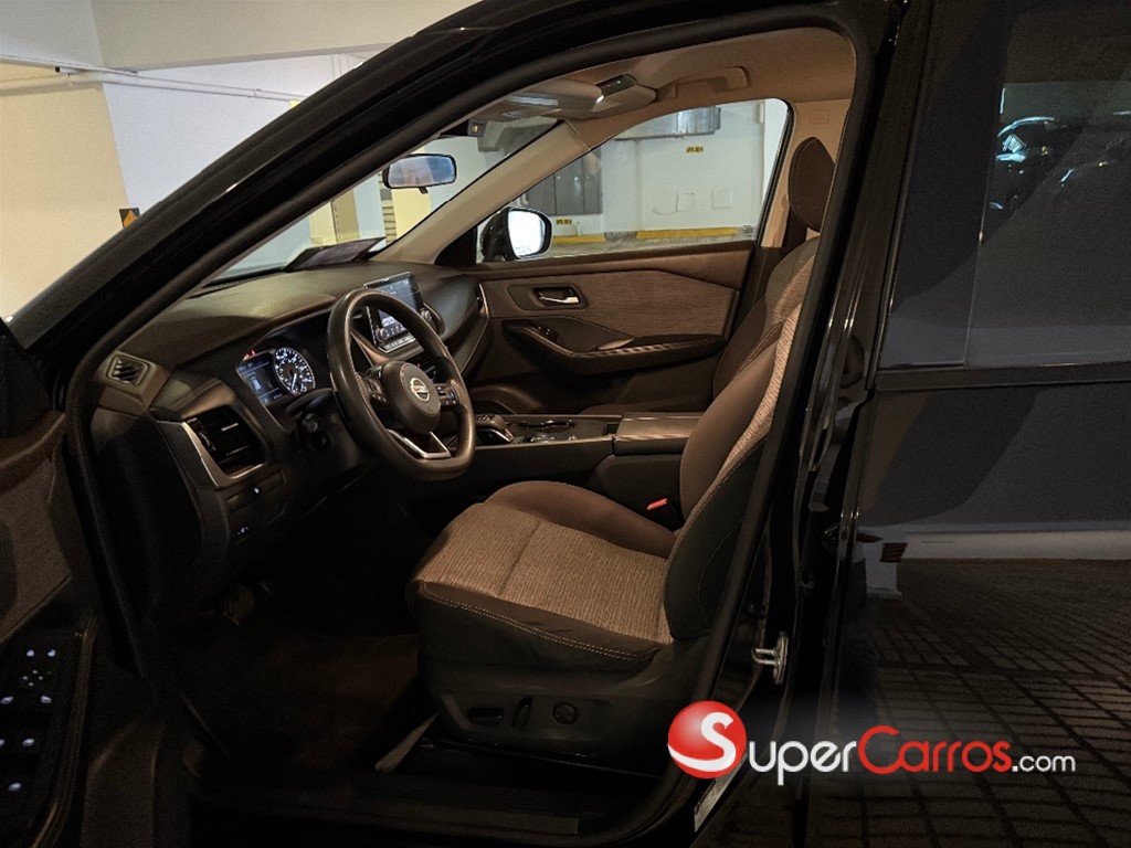 2021 Nissan Rogue SV — foto 6 / 12