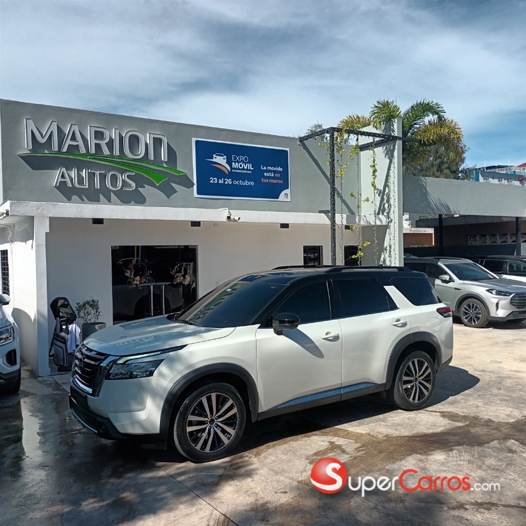 2023 Nissan Pathfinder Exclusive — foto 2 / 11