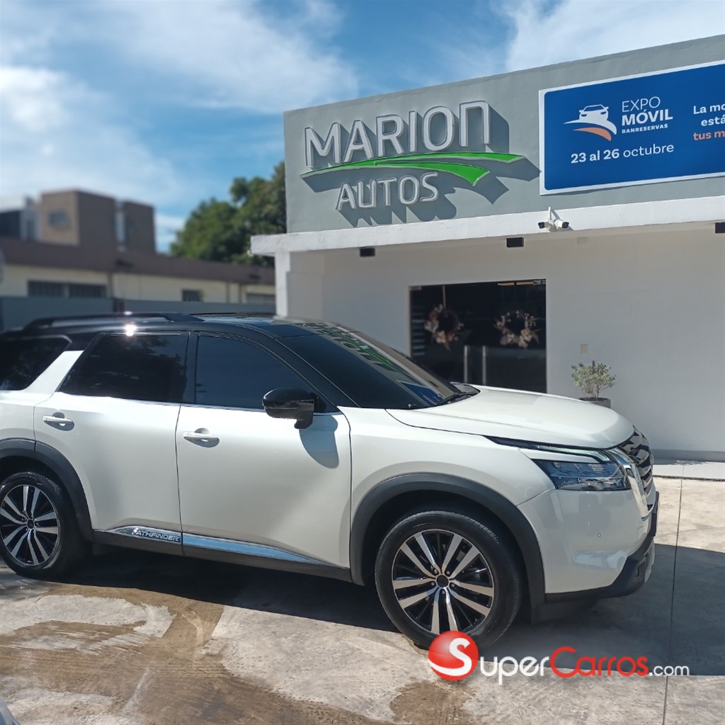 2023 Nissan Pathfinder Exclusive — foto 3 / 11