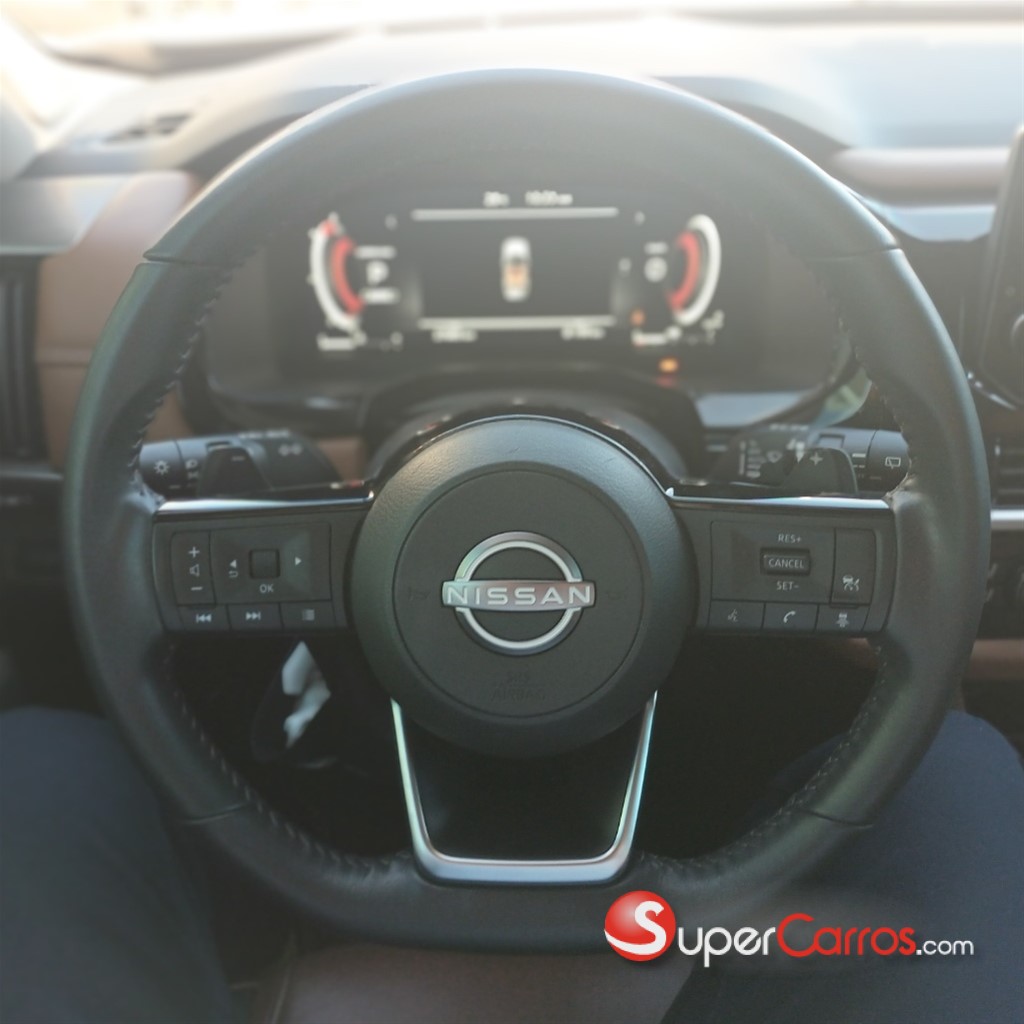 2023 Nissan Pathfinder Exclusive — foto 6 / 11