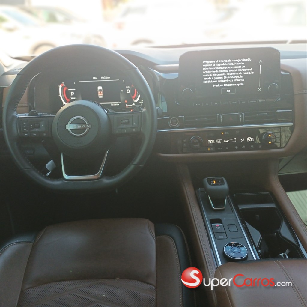 2023 Nissan Pathfinder Exclusive — foto 9 / 11