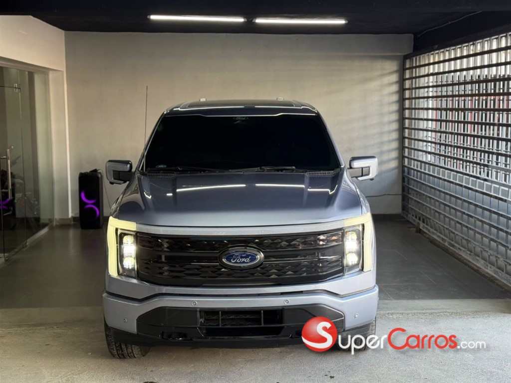 2022 Ford F 150 Lightning Platinum — foto 4 / 12