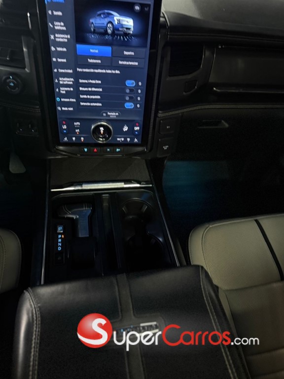 2022 Ford F 150 Lightning Platinum — foto 7 / 12
