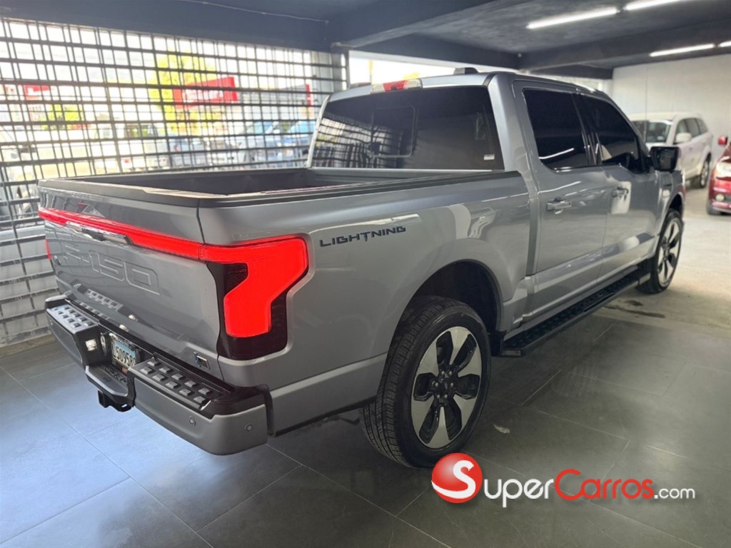 2022 Ford F 150 Lightning Platinum — foto 11 / 12