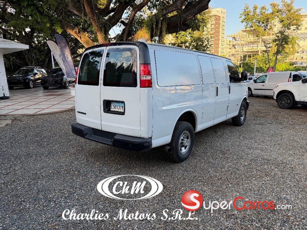 2018 Chevrolet Express — foto 3 / 9