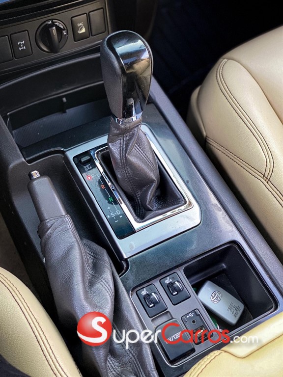 2017 Toyota Land Cruiser Prado VXL — foto 9 / 12
