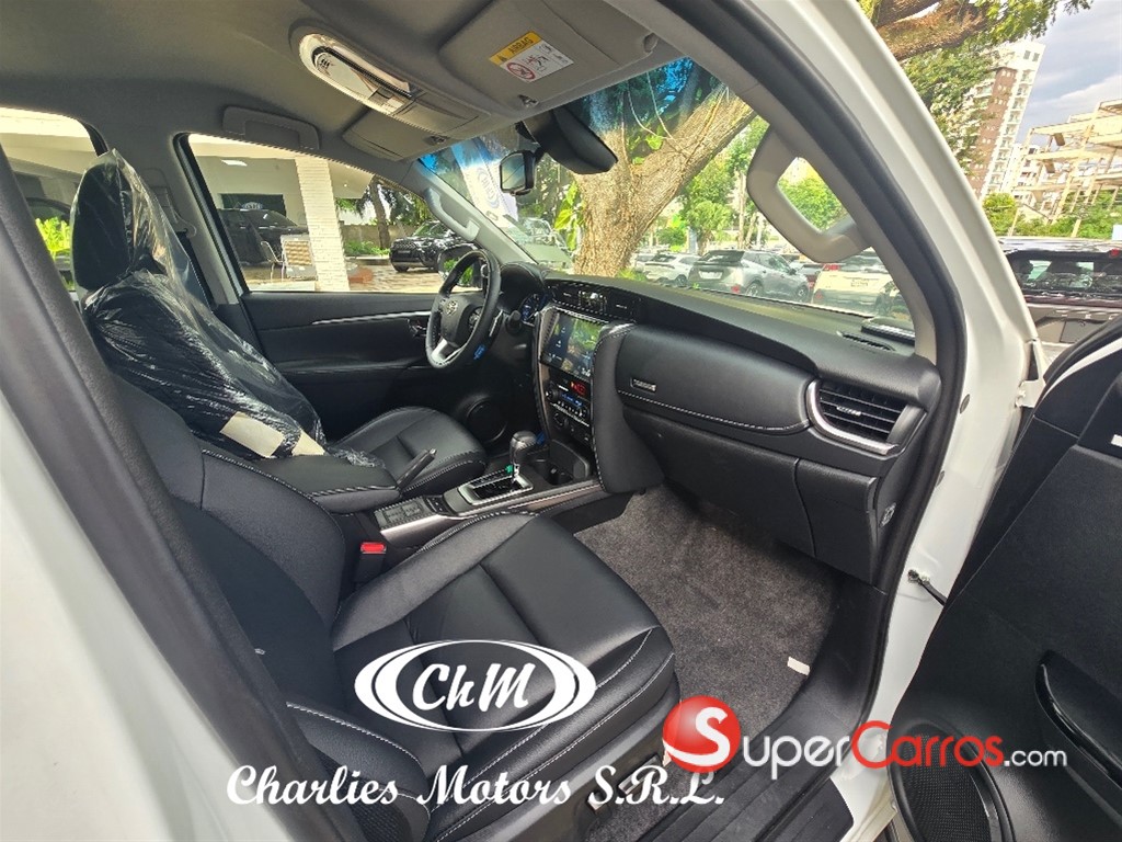2026 Toyota Fortuner SRV TSS — foto 7 / 11