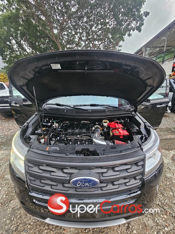 2019 Ford Explorer Limited — foto 8 / 10