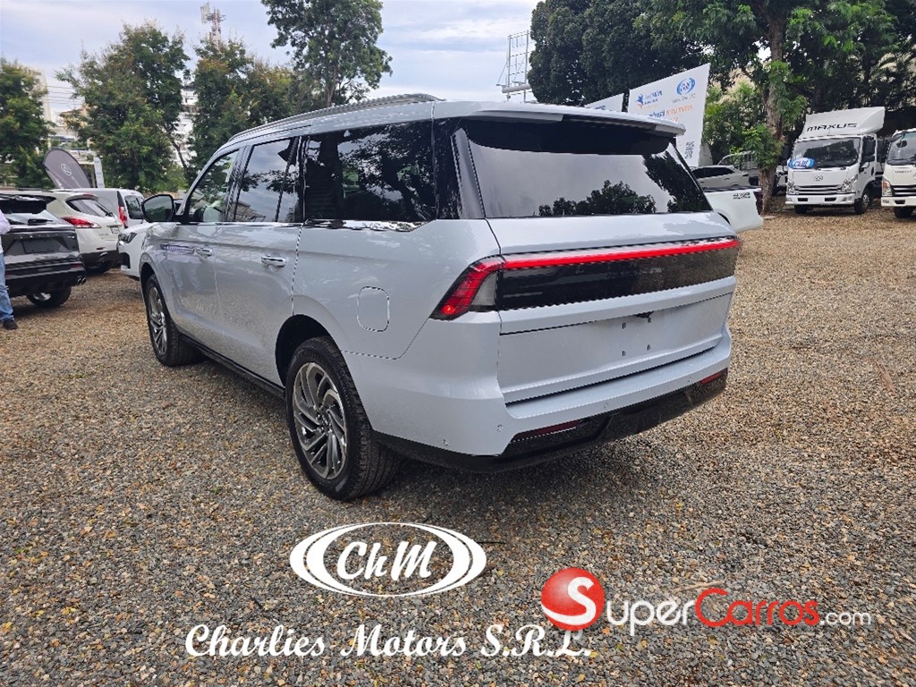 2026 Lincoln Navigator Reserve II — foto 3 / 12