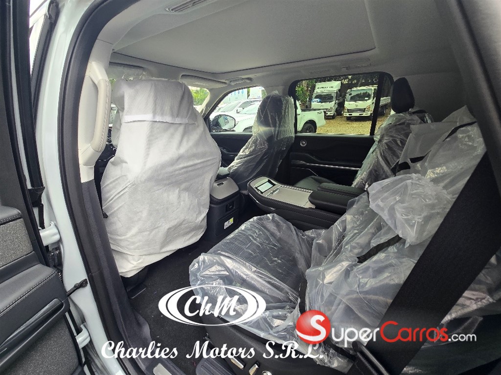 2026 Lincoln Navigator Reserve II — foto 6 / 12