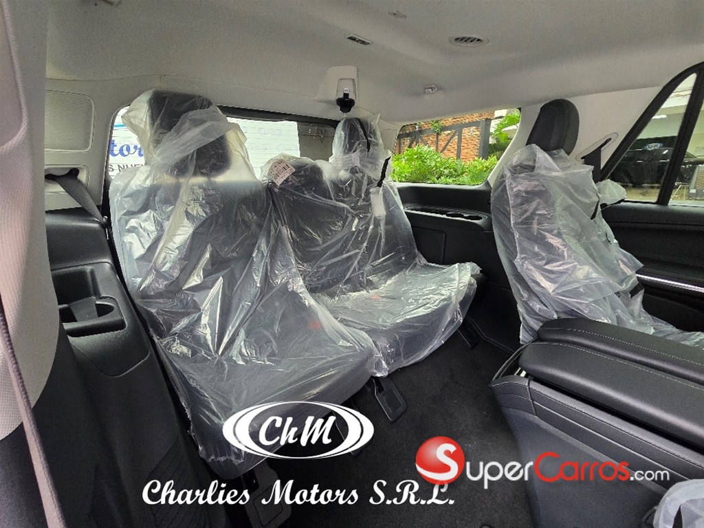 2026 Lincoln Navigator Reserve II — foto 9 / 12