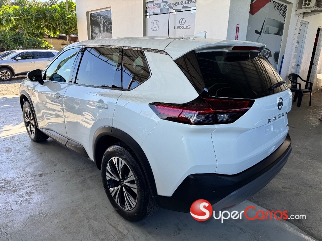 2021 Nissan Rogue SV — foto 3 / 8