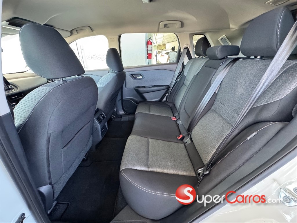 2021 Nissan Rogue SV — foto 8 / 8
