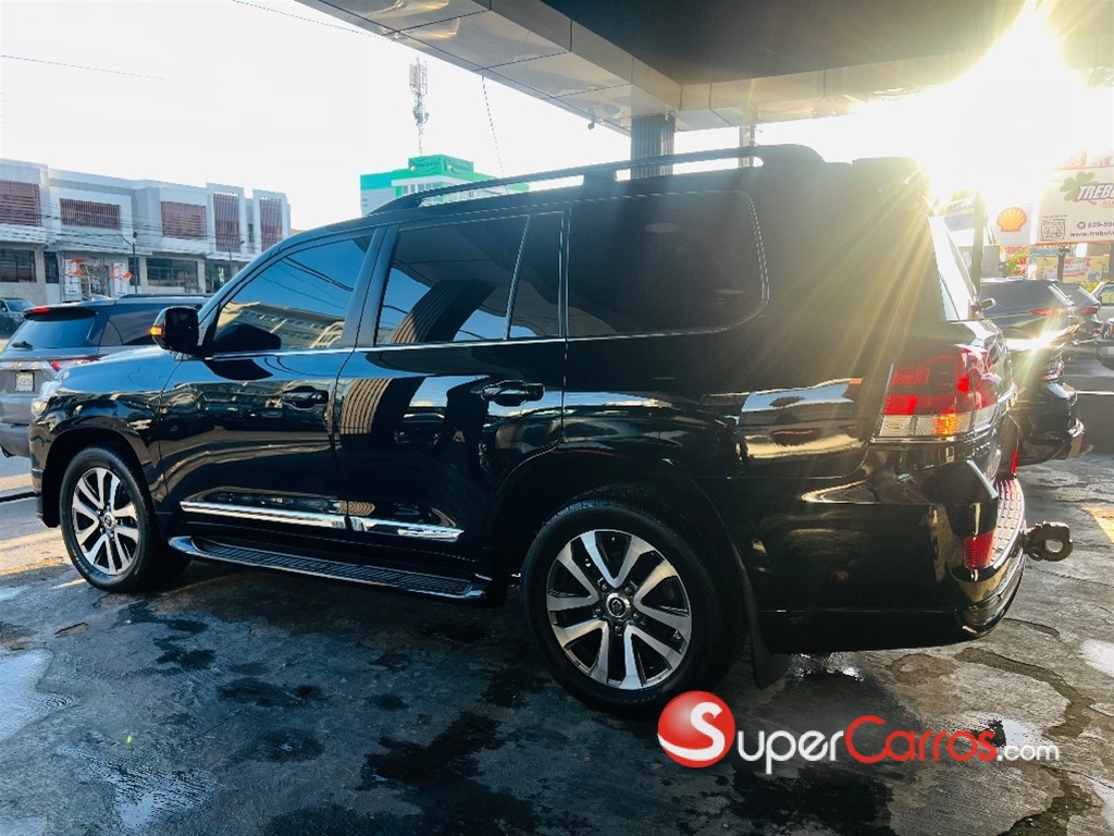 2020 Toyota Land Cruiser VXR — foto 4 / 12