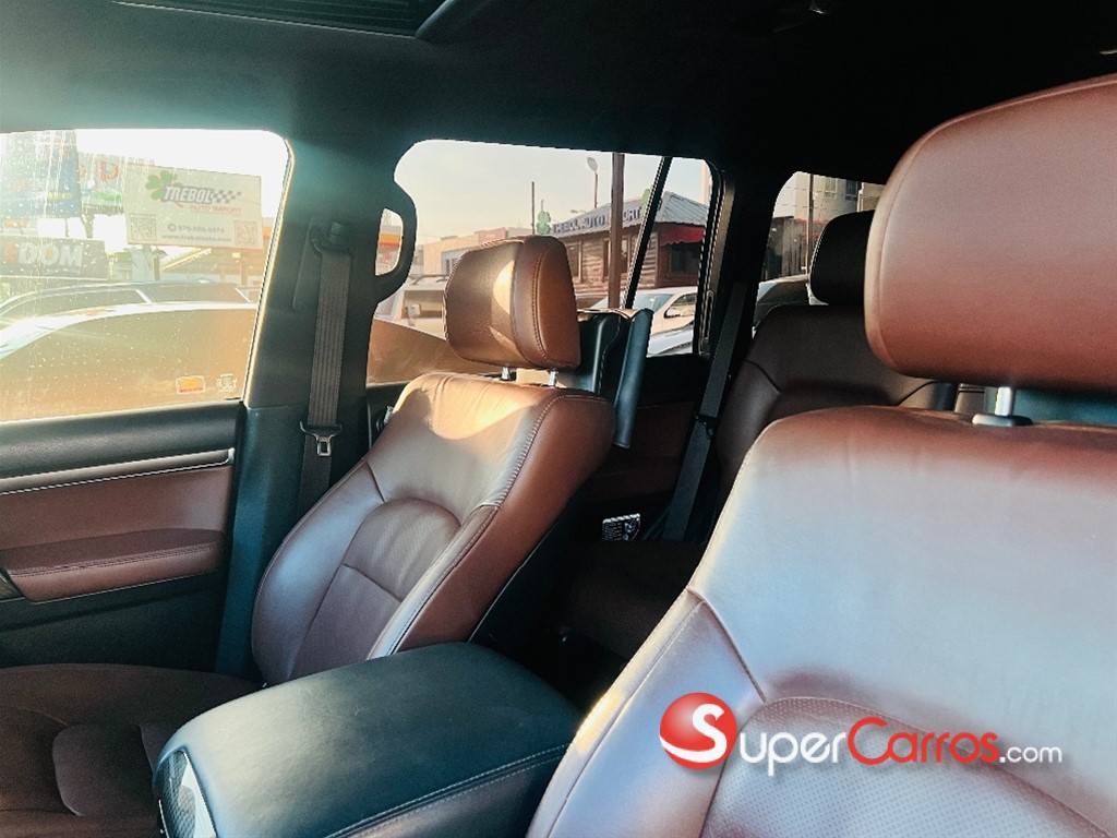 2020 Toyota Land Cruiser VXR — foto 7 / 12