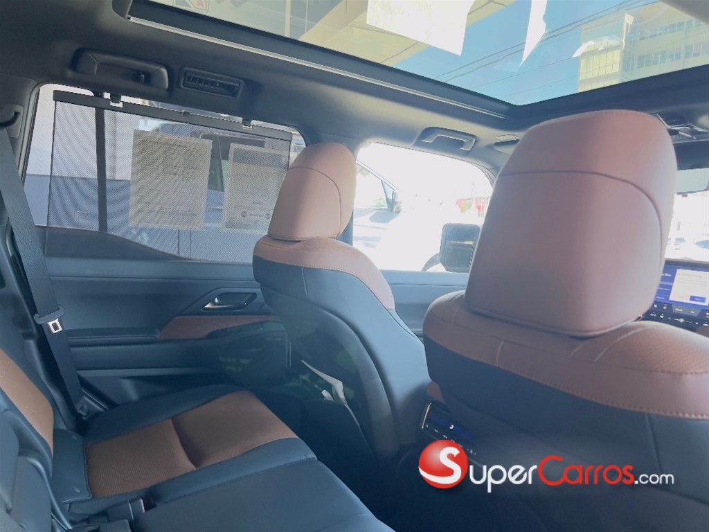 2024 Lexus GX 550 Premium — foto 8 / 12