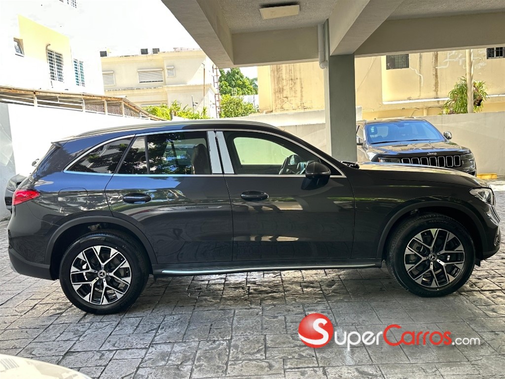 2026 Mercedes-Benz Clase GLC 200 — foto 4 / 9