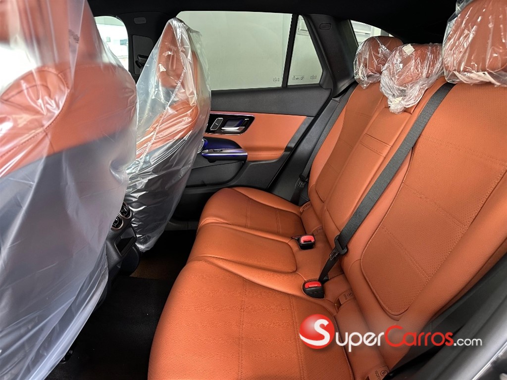 2026 Mercedes-Benz Clase GLC 200 — foto 7 / 9