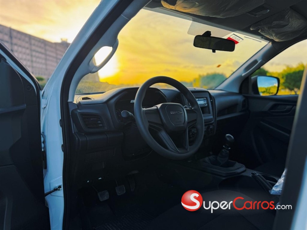 2026 Isuzu DMAX — foto 5 / 12