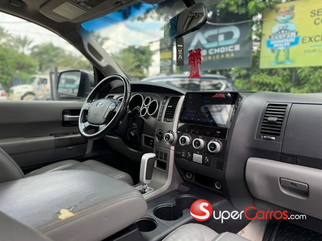 2011 Toyota Sequoia Limited — foto 8 / 12