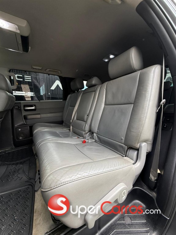 2011 Toyota Sequoia Limited — foto 10 / 12