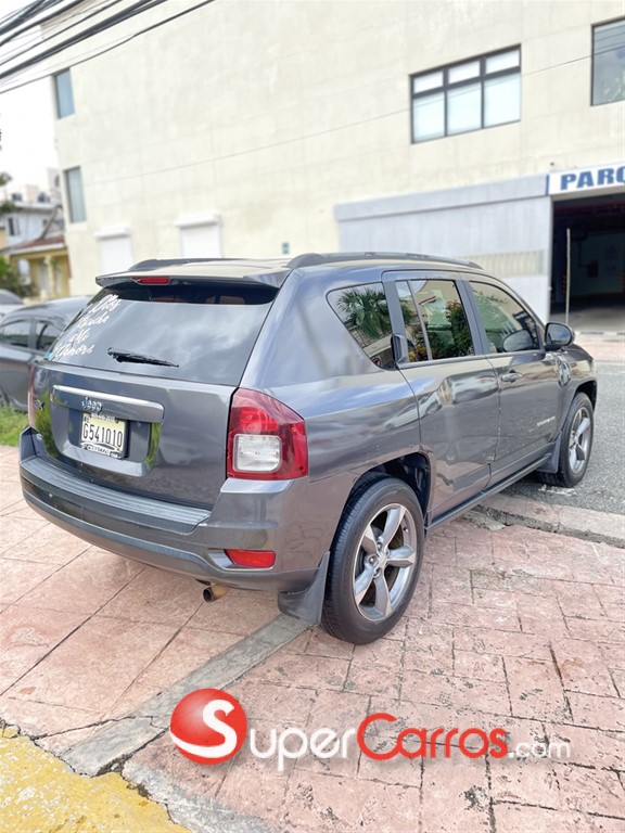 2015 Jeep Compass — foto 6 / 12