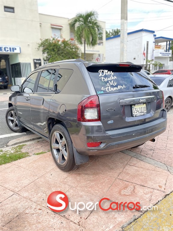 2015 Jeep Compass — foto 8 / 12