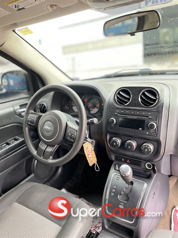 2015 Jeep Compass — foto 10 / 12