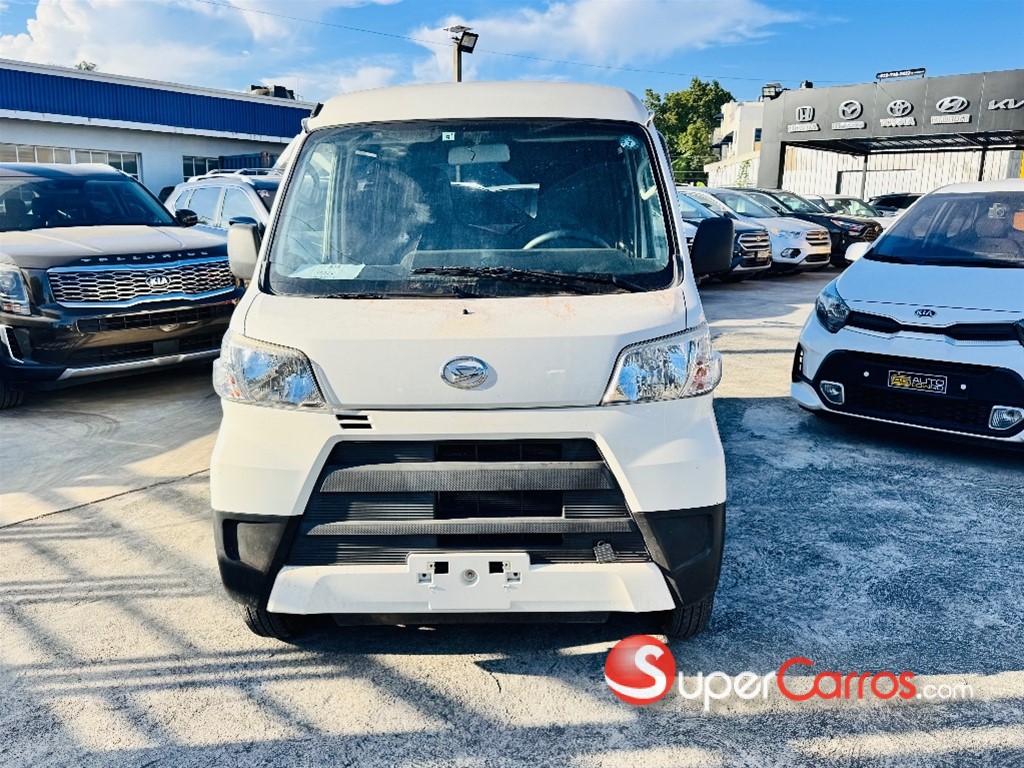2020 Daihatsu Hijet Minivan — foto 2 / 10