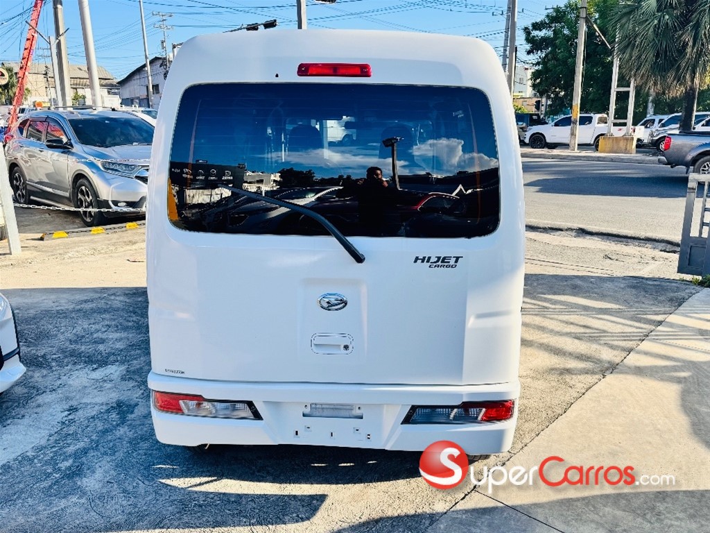 2020 Daihatsu Hijet Minivan — foto 10 / 10