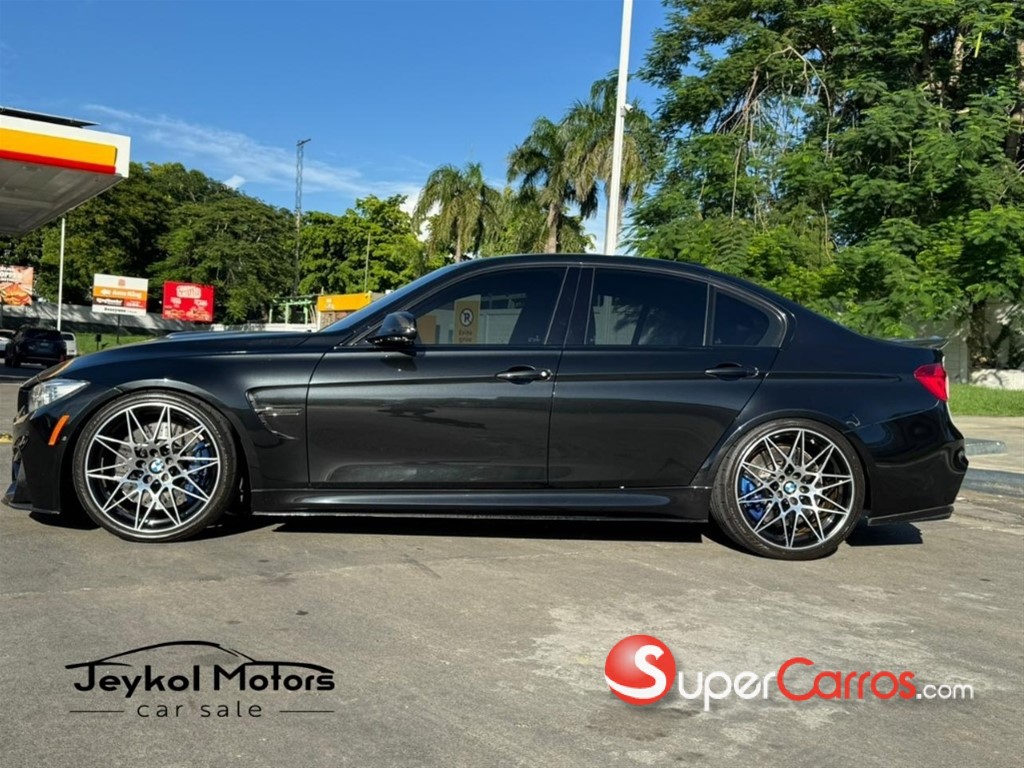 2017 BMW M 3 Competition Package — foto 9 / 12