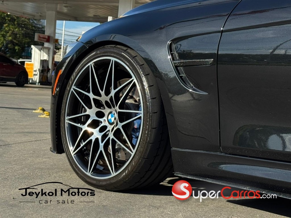 2017 BMW M 3 Competition Package — foto 10 / 12