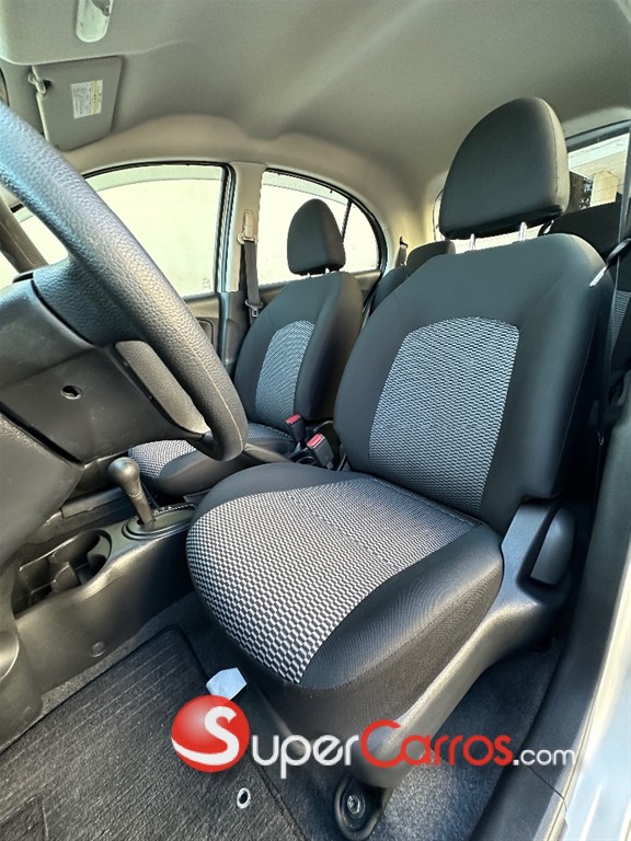 2020 Nissan March — foto 8 / 12