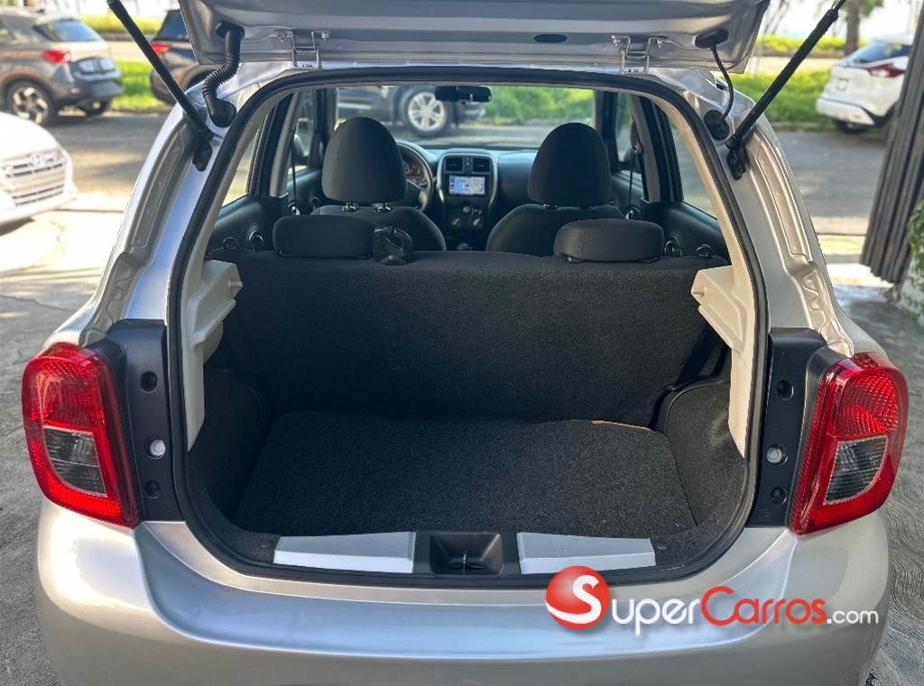 2020 Nissan March — foto 11 / 12