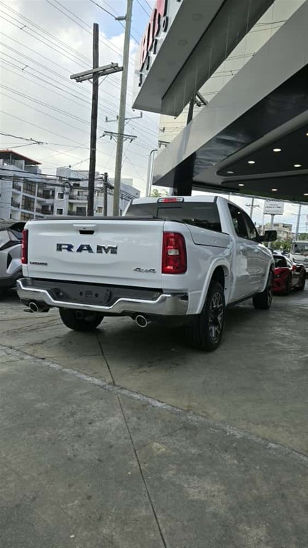 2025 Ram 1500 Laramie Crew Cab — foto 5 / 12