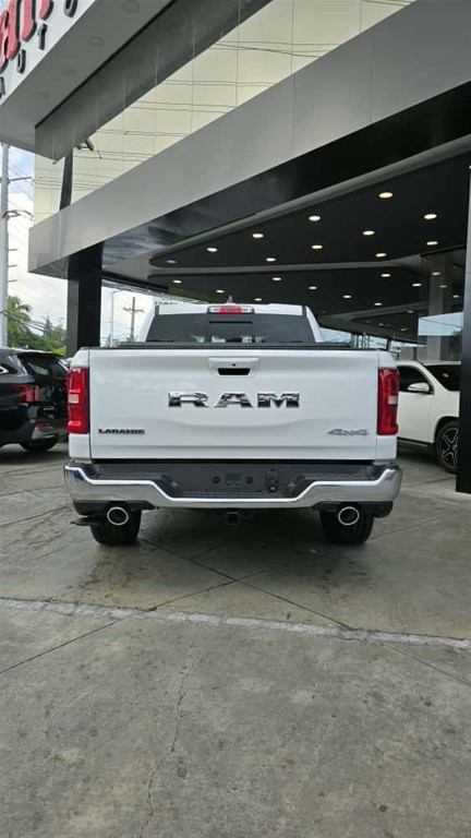 2025 Ram 1500 Laramie Crew Cab — foto 8 / 12