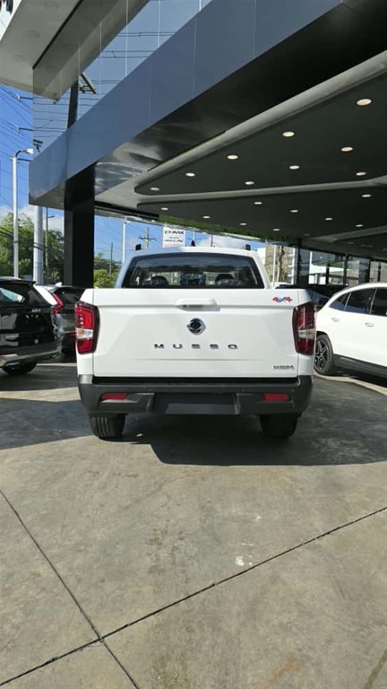 2026 KGM Musso LIMITED — foto 6 / 12