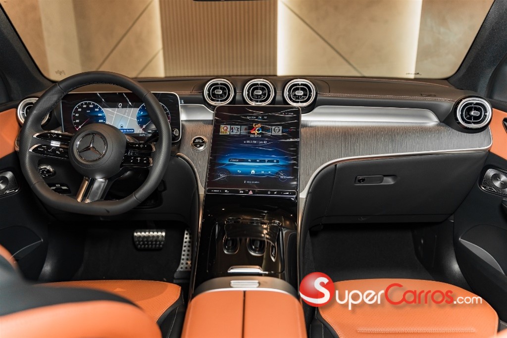 2025 Mercedes-Benz Clase GLC 200 Coupe — foto 9 / 12