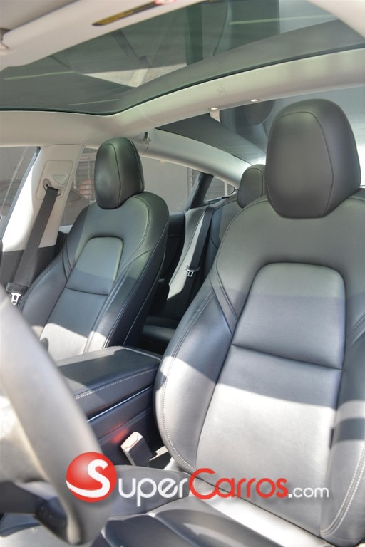 2020 Tesla Model 3 Standard Range Plus — foto 3 / 12