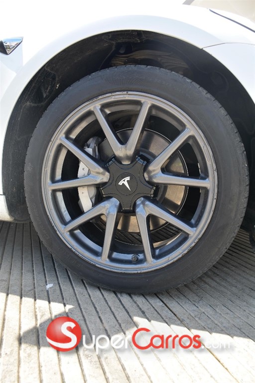 2020 Tesla Model 3 Standard Range Plus — foto 7 / 12