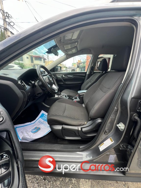2020 Nissan Rogue S — foto 6 / 11