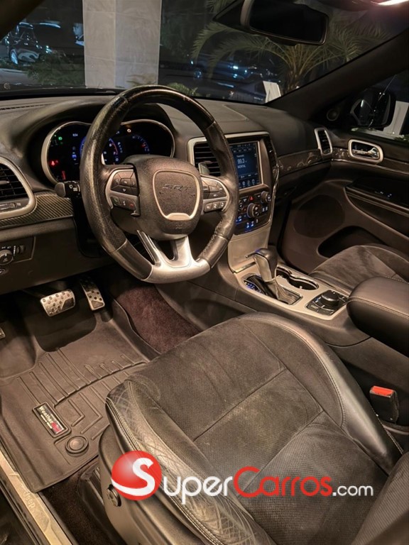 2016 Jeep Grand Cherokee SRT8 — foto 4 / 7