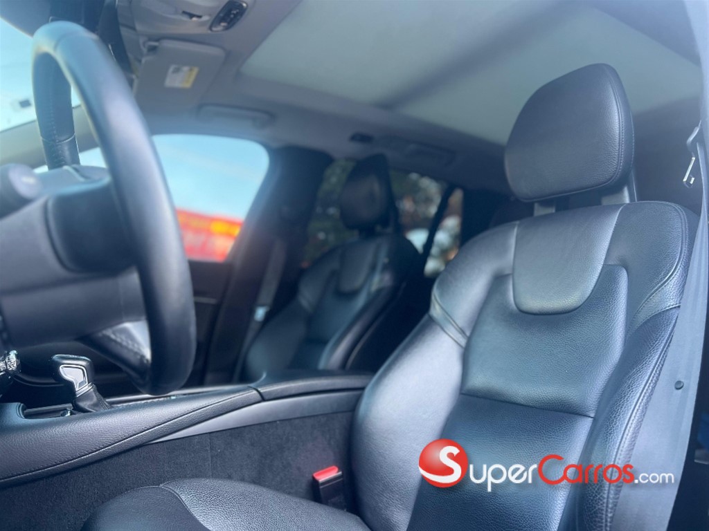 2018 Volvo XC90 Momentum T6 — foto 2 / 11