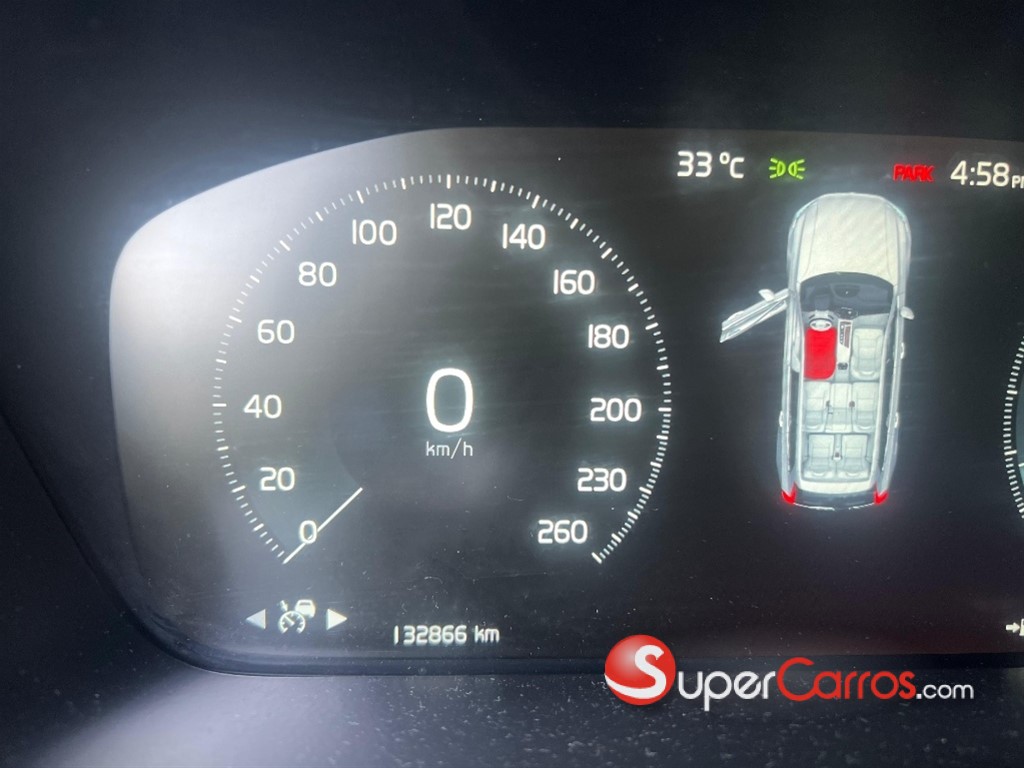 2018 Volvo XC90 Momentum T6 — foto 4 / 11