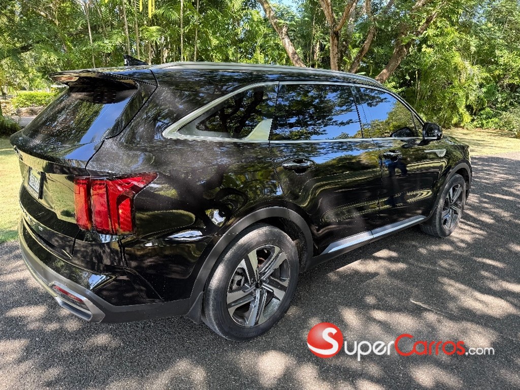 2022 Kia Sorento Luxury — foto 2 / 11