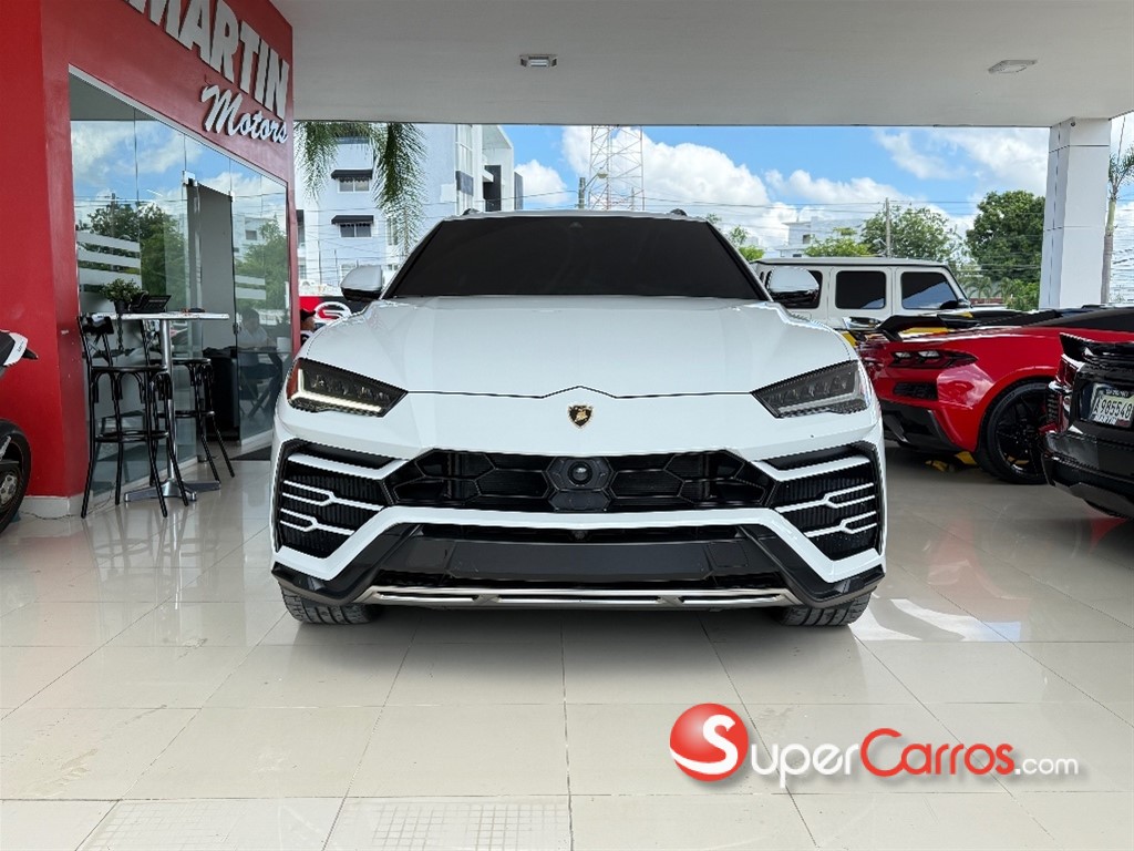 2020 Lamborghini Urus — foto 2 / 12