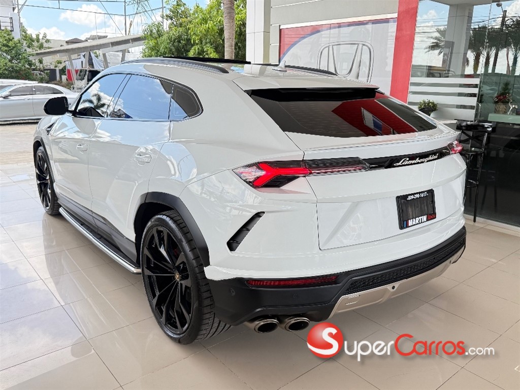 2020 Lamborghini Urus — foto 6 / 12