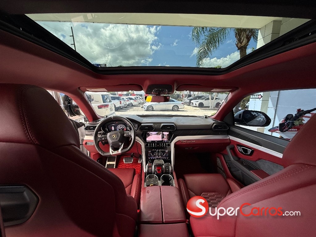 2020 Lamborghini Urus — foto 9 / 12