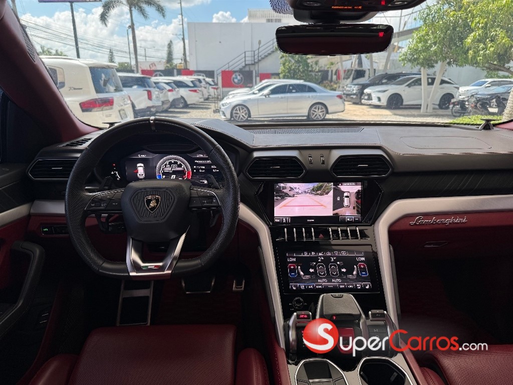 2020 Lamborghini Urus — foto 10 / 12