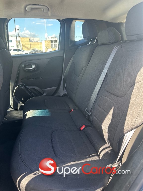 2020 Jeep Renegade Latitude — foto 10 / 10